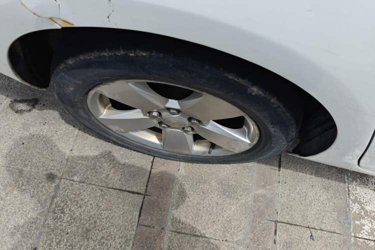 Used Chevrolet Malibu 2014 1.6T Automatic Comfort Edition Right Rear Wheel Hub