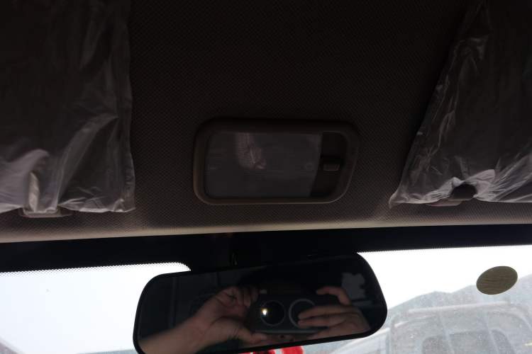 Used Wuling Hongguang V 2022 1.5L Jingqu Edition Enclosed-Window Vehicle with Electric Power Steering LAR
