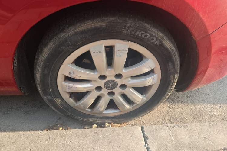 Used JAC Group Refine M2 2011 1.8L MT Zunyi Model 5-Seater
