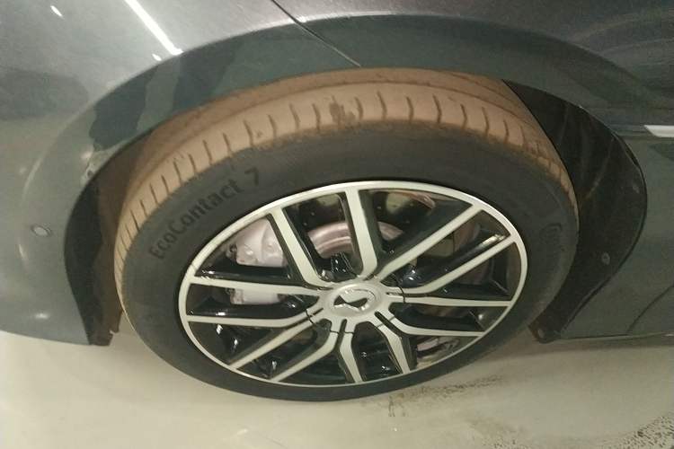 Used Denza Z9 2024 1100 km Four-Wheel Drive Max Version
