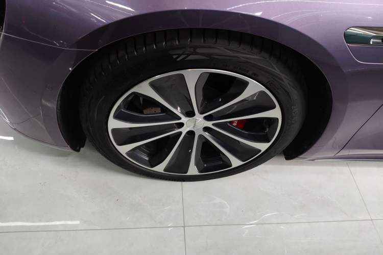 Used Hima Luxeed S7 2024 Ultra Four-Wheel Drive Flagship Edition Left Front Wheel Hub