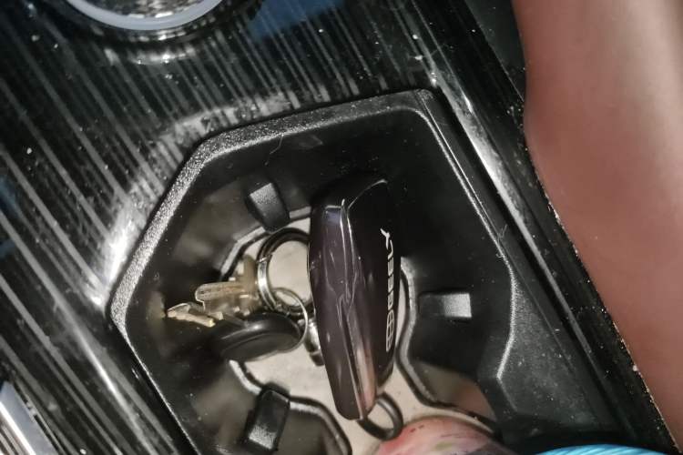 Used Geely Auto Monjaro L 2021 2.0TD DCT EVO Two-Wheel Drive Smart Luxury Version Vehicle Key