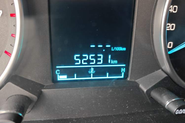 Used FAW Yingzhi G5 2016 1.5L Manual Luxury Navigation Edition