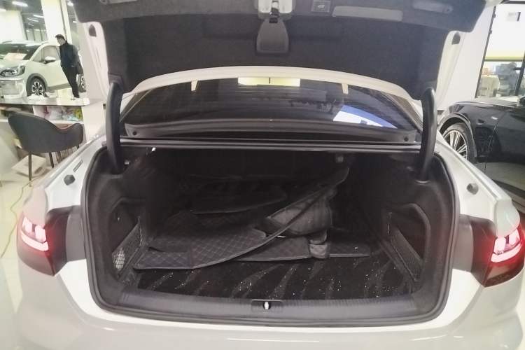 Used Audi A4L 2023 40 TFSI Luxury Dynamic Model