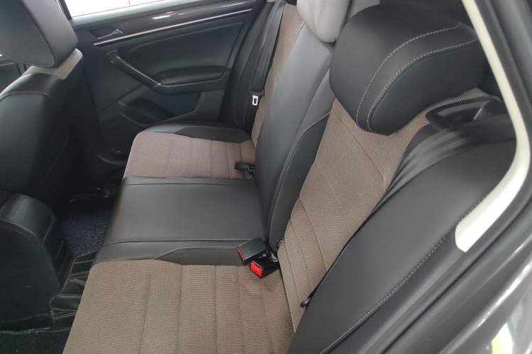 Used Volkswagen C-TREK 2017 230TSI DSG Comfort Version
