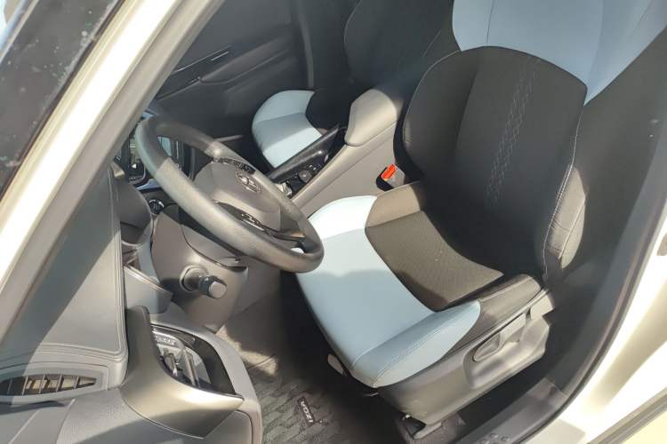 Used Toyota IZOA 2020 2.0L Yi Xiang CARE