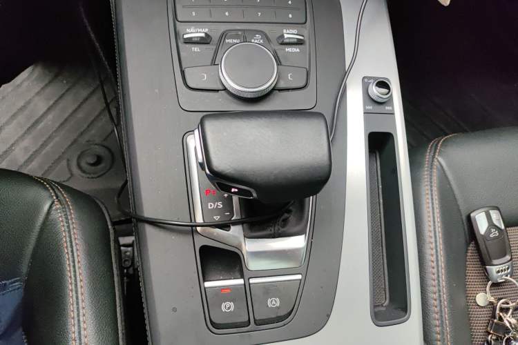 Used Audi Q5L 2020 Revised 40 TFSI Prestige Edition Gear Lever