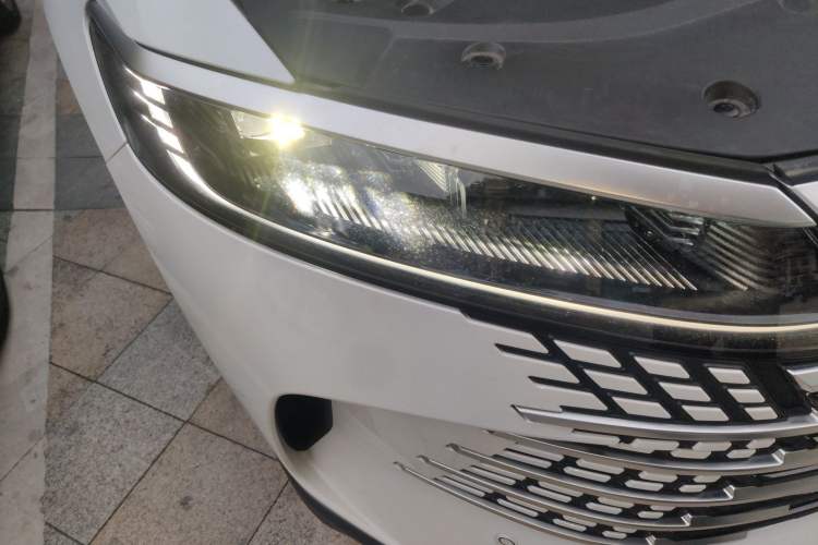 Used BYD Sealion 05 DM-i 2025 DM-i 115KM Prestige Model Right Front Headlight