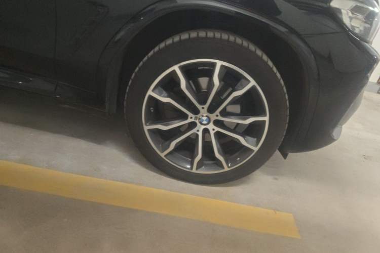 Used BMW X3 2023 xDrive30i Leading Model M Night Edition Package Right Front Wheel Hub