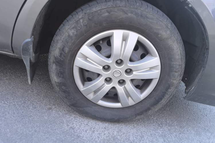 Used FORTHING Lingzhi 2016 M5 2.0L 7-seat Long-wheelbase Standard Model
