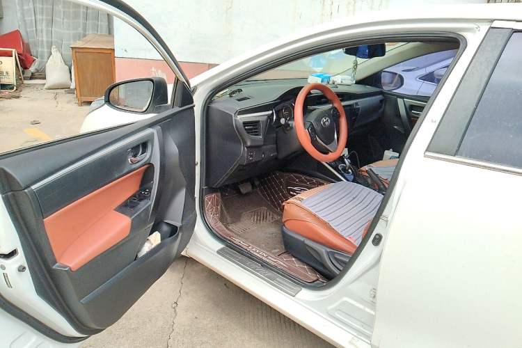 Used Toyota Levin 2016 Dual-Engine 1.8H GS E-CVT Elite Model with Sunroof