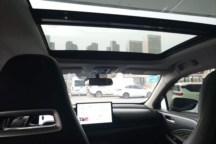 Used AION S Plus 2023 70 Intelligent Edition Lithium Iron Phosphate Headliner