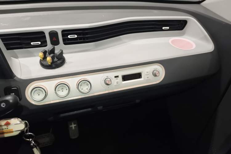 Used Wuling Hongguang MINIEV 2022 Macaron Premium Model – Lithium Ternary Battery Audio And AC Panel