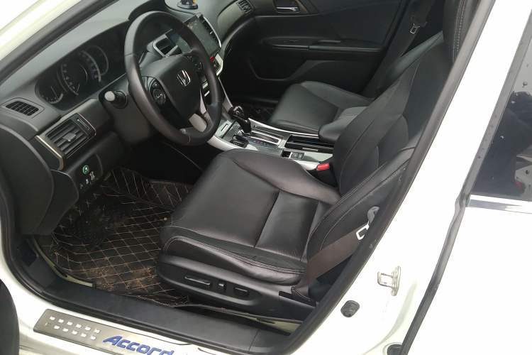 Used Honda Accord 2015 2.0L LXS Elite Edition Left Front Seat