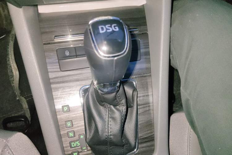 Used Skoda Octavia 2015 1.4TSI DSG Yijun Edition
