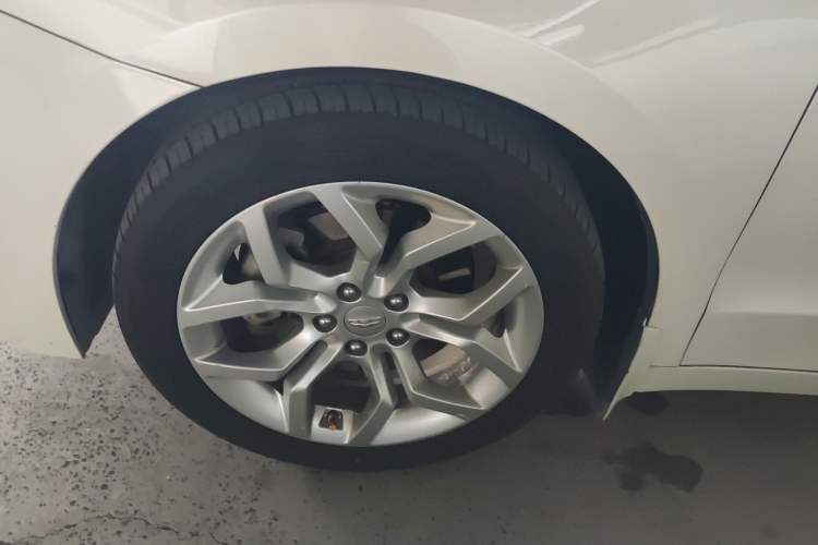 Used Geely Auto Emgrand GT 2015 1.8T Flagship Model Left Front Wheel Hub