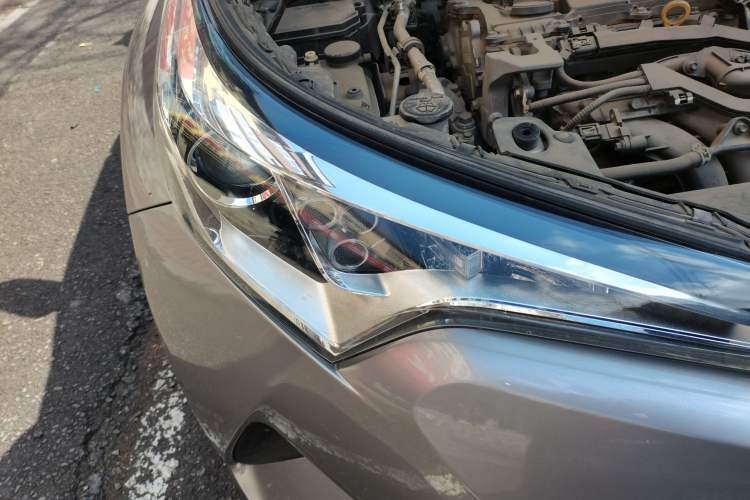 Used Toyota IZOA 2018 2.0L Yichi Edition China V Standard Right Front Headlight