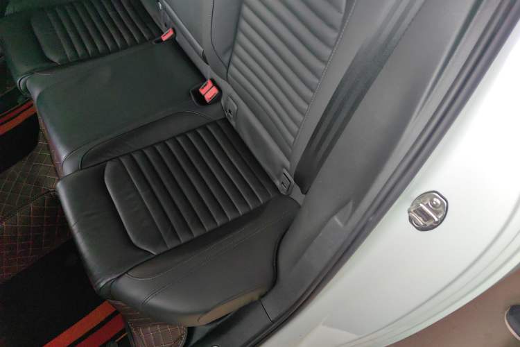 Used Volkswagen Magotan 2017 330TSI DSG Leading Model
