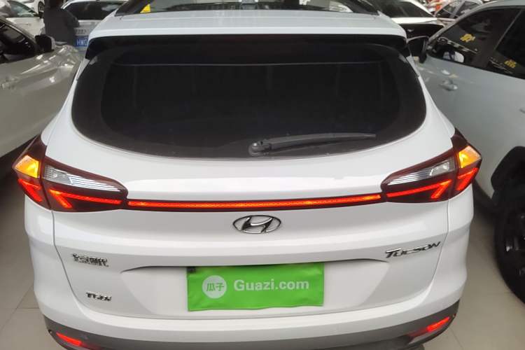 Used Hyundai Tucson 2019 280TGDi Dual-Clutch Two-Wheel Drive Fashion Edition China VI Standard Rear