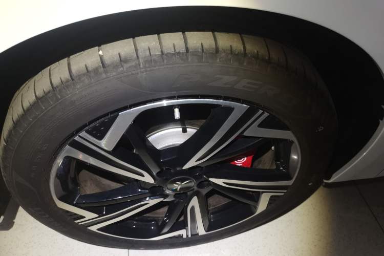 Used Hongqi EH7 2024 640 Pro+ All-Wheel Drive Left Front Wheel Hub