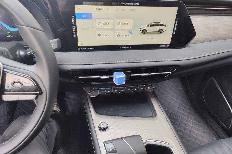 Used CHANGAN X7 PLUS 2024 1.5T Automatic Luxury 7-Seater Audio And AC Panel