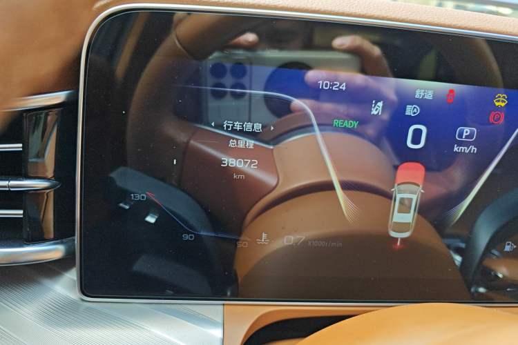 Used Hongqi H9 2020 2.0T Smart Connect Flagship Edition Odometer Close Up