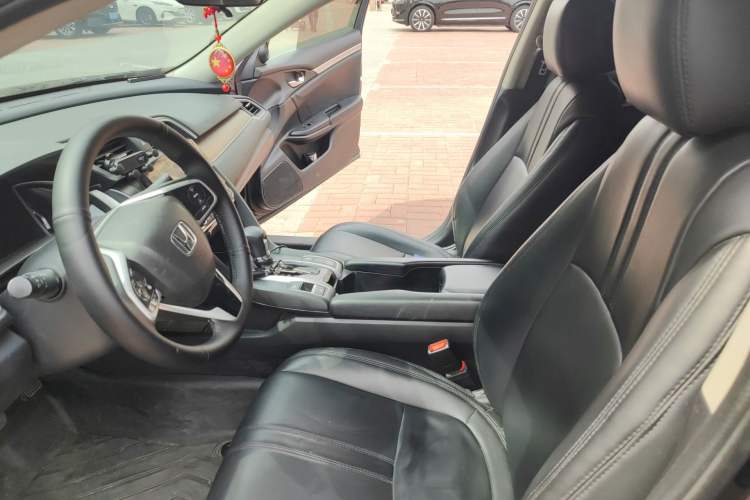 Used Honda Civic 2016 220TURBO CVT Luxury Edition
