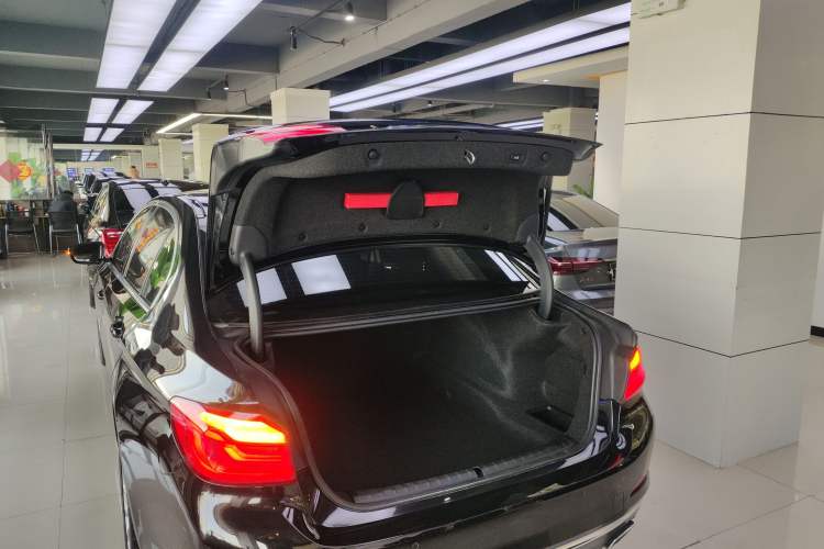 Used BMW 5 Series 2019 525Li Luxury Package