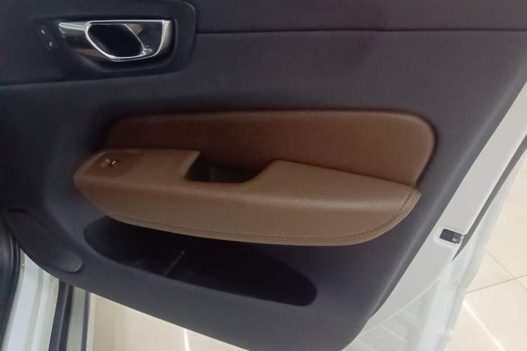 Used Volvo XC60 2021 T5 4x4 Smart Luxury Edition