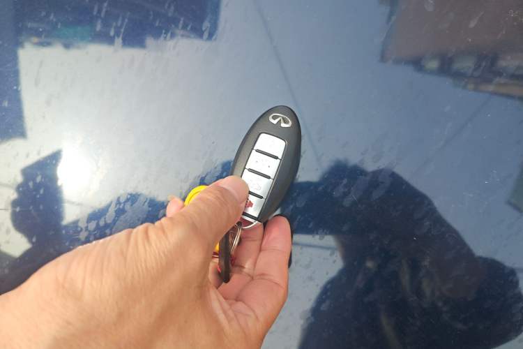 Used Infiniti Q70 2015 Q70L 2.5L Elite Edition Vehicle Key