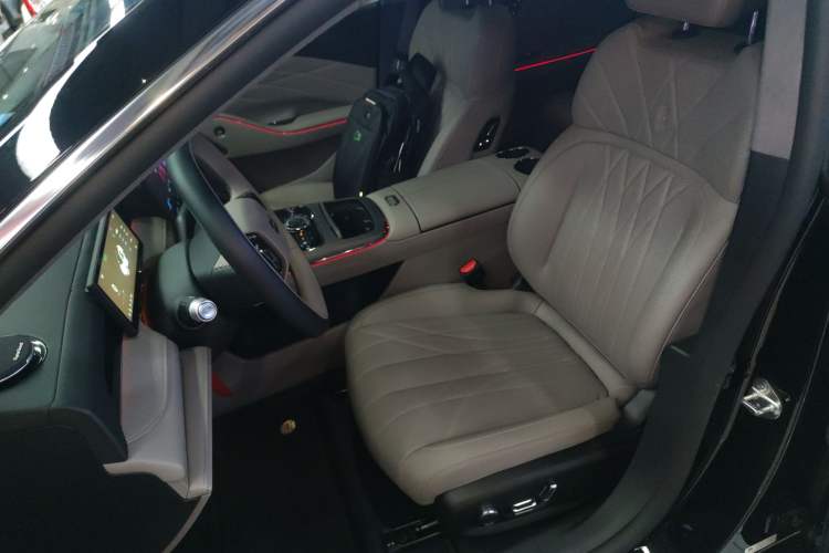 Used Geely Galaxy Galaxy 8 2025 130km EM-i Flagship Edition