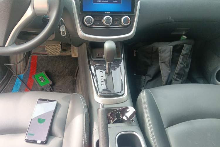 Used Nissan Tiida 2021 1.6L CVT Cool Edition Gear Lever