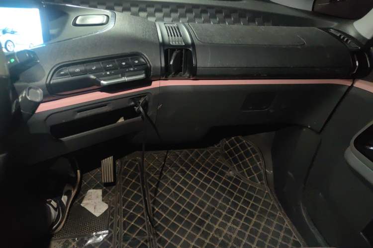 Used Baojun E300 2020 Plus Starry Intelligence Edition Audio And AC Panel