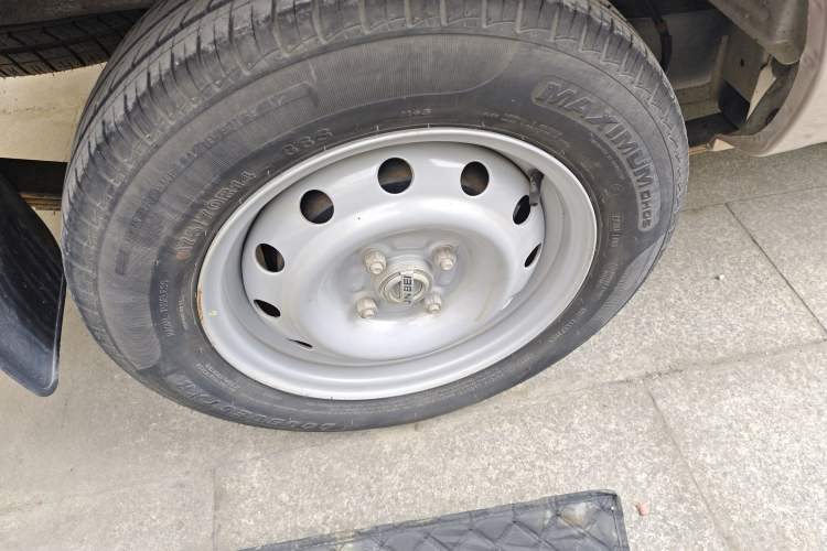 Used Jinbei Hiace X30 2023 1.5L Super-Enjoyment Van 2/5 Seats Non-Air-Conditioned Version SWC15M