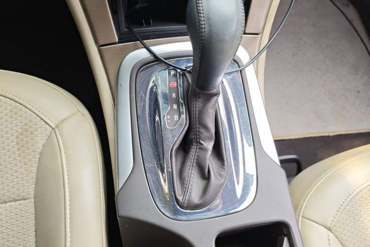 Used Buick Regal 2012 2.0L Comfort Edition Gear Lever