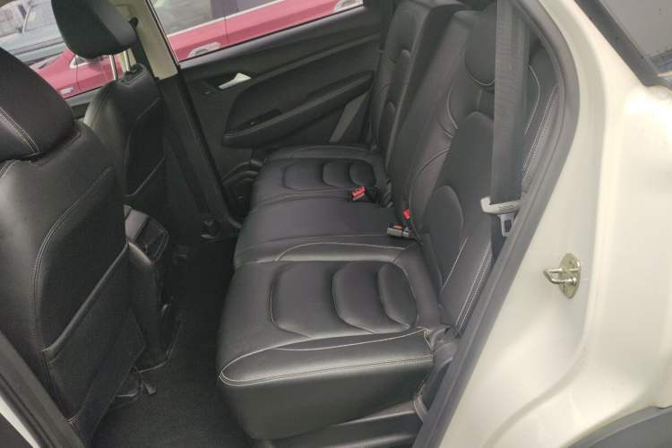 Used Baojun 530 2021 Global Car Anniversary Edition 1.5T CVT Luxury Model 7 Seats
