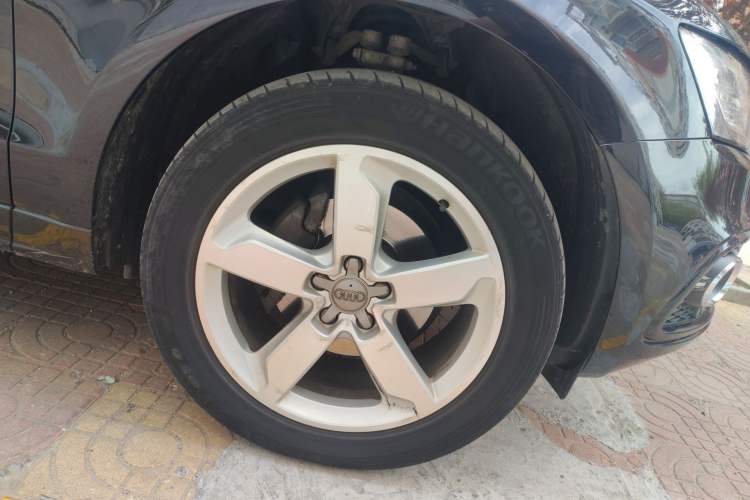 Used Audi Q5 2017 Plus 40 TFSI Ambition Model Right Front Wheel Hub