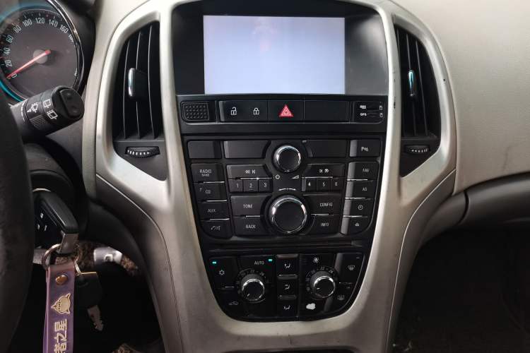 Used Buick GT 2010 XT 1.6L Manual Entry-Level Model
