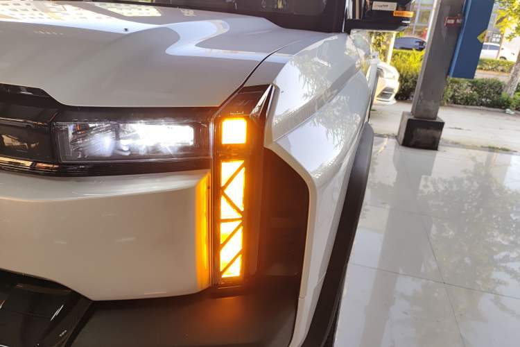 Used iCAR 03T 2024 520km Two-Wheel Drive Long-Range Version