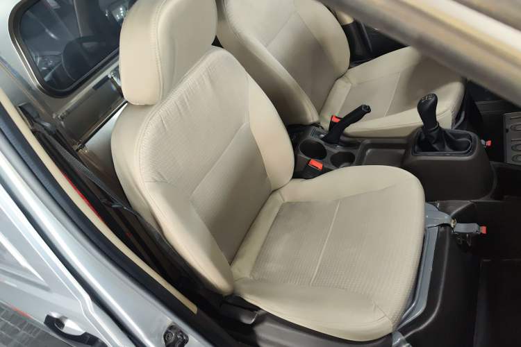 Used Wuling Rongguang S 2023 1.5L Basic Enclosed-Window Vehicle 2 Seats
