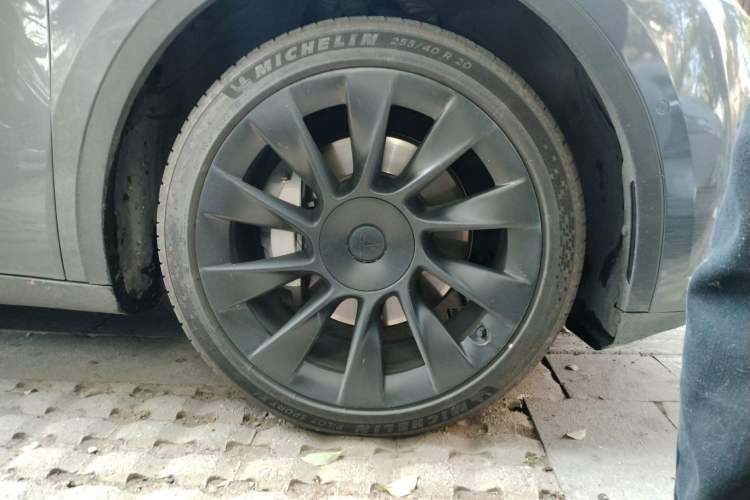 Used Tesla Model Y 2021 Revised Version 2 Long-Range All-Wheel-Drive Edition