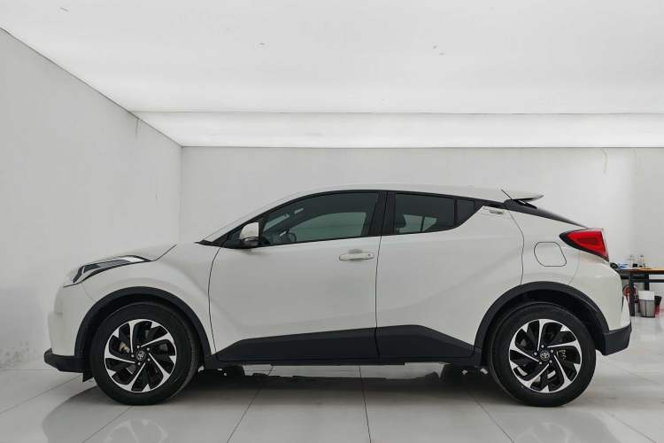 Used Toyota IZOA 2020 2.0L Enjoy Edition
