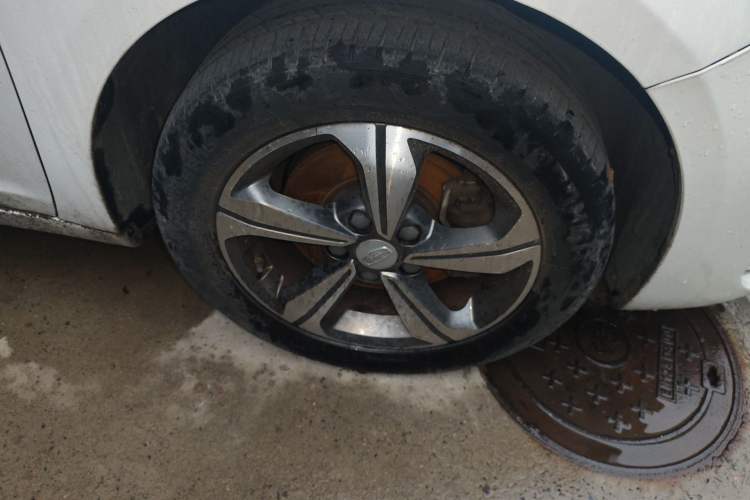 Used Geely Auto Emgrand GL 2018 1.8L DCT Elite Smart Connectivity Version Right Front Wheel Hub