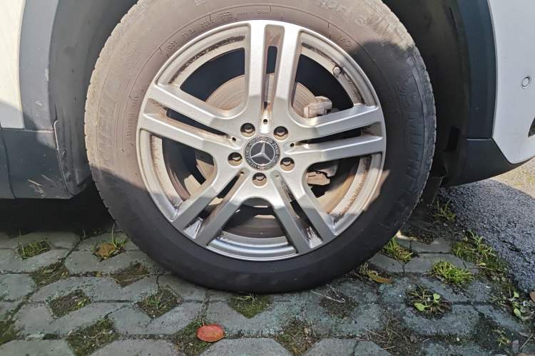 Used Mercedes-Benz GLA 2020 GLA 180 Right Front Wheel Hub