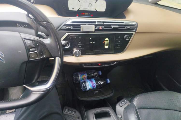 Used Citroen C4 Picasso 2015 1.6T Luxury 5-Seat Model Audio And AC Panel