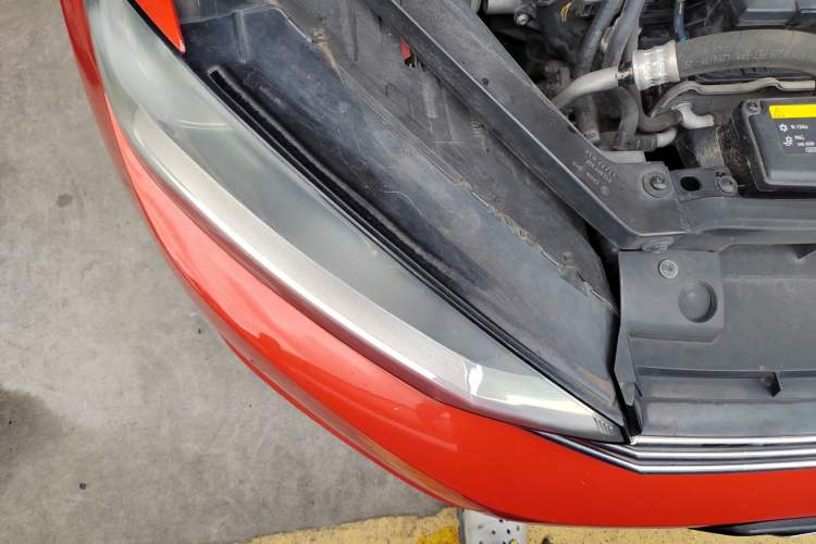 Used Volkswagen Golf Sportsvan 2016 230TSI Automatic Trend Edition Right Front Headlight