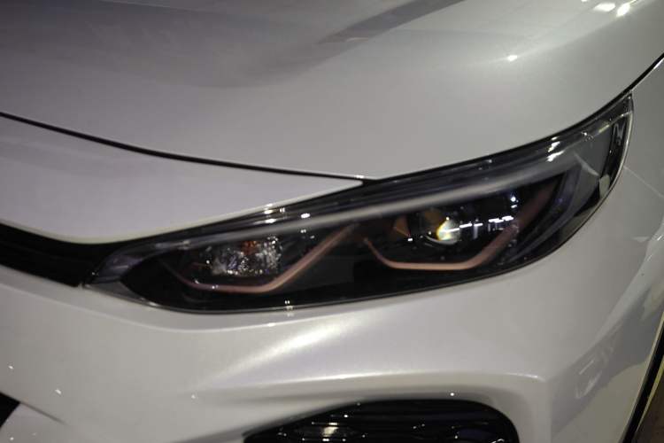 Used Toyota Wildlander 2024 2.0L CVT Two-Wheel Drive Urban Edition Left Front Headlight