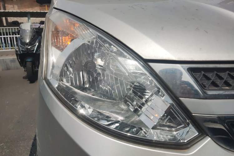 Used Wuling Rongguang V 2018 1.2L Standard Model Right Front Headlight