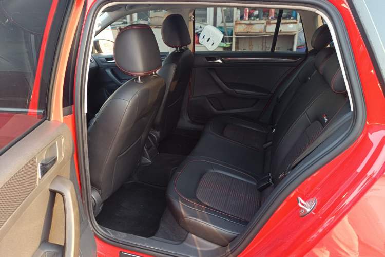 Used Skoda Rapid Spaceback 2016 1.6L Automatic Smart Drive Edition
