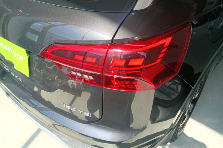 Used Volkswagen Tayron 2022 280TSI Two-Wheel Drive Luxury Smart Connectivity Version Right Rear Taillight